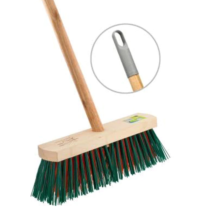 WOODEN OUTDOOR BRUSH W/HANDLE 11"